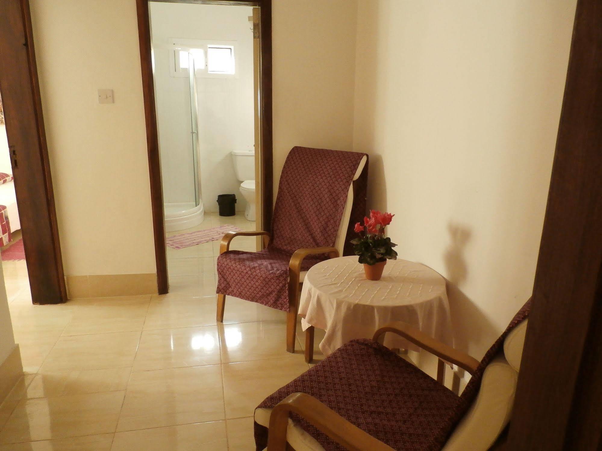B & B Villa Calliandra Bijilo 外观 照片
