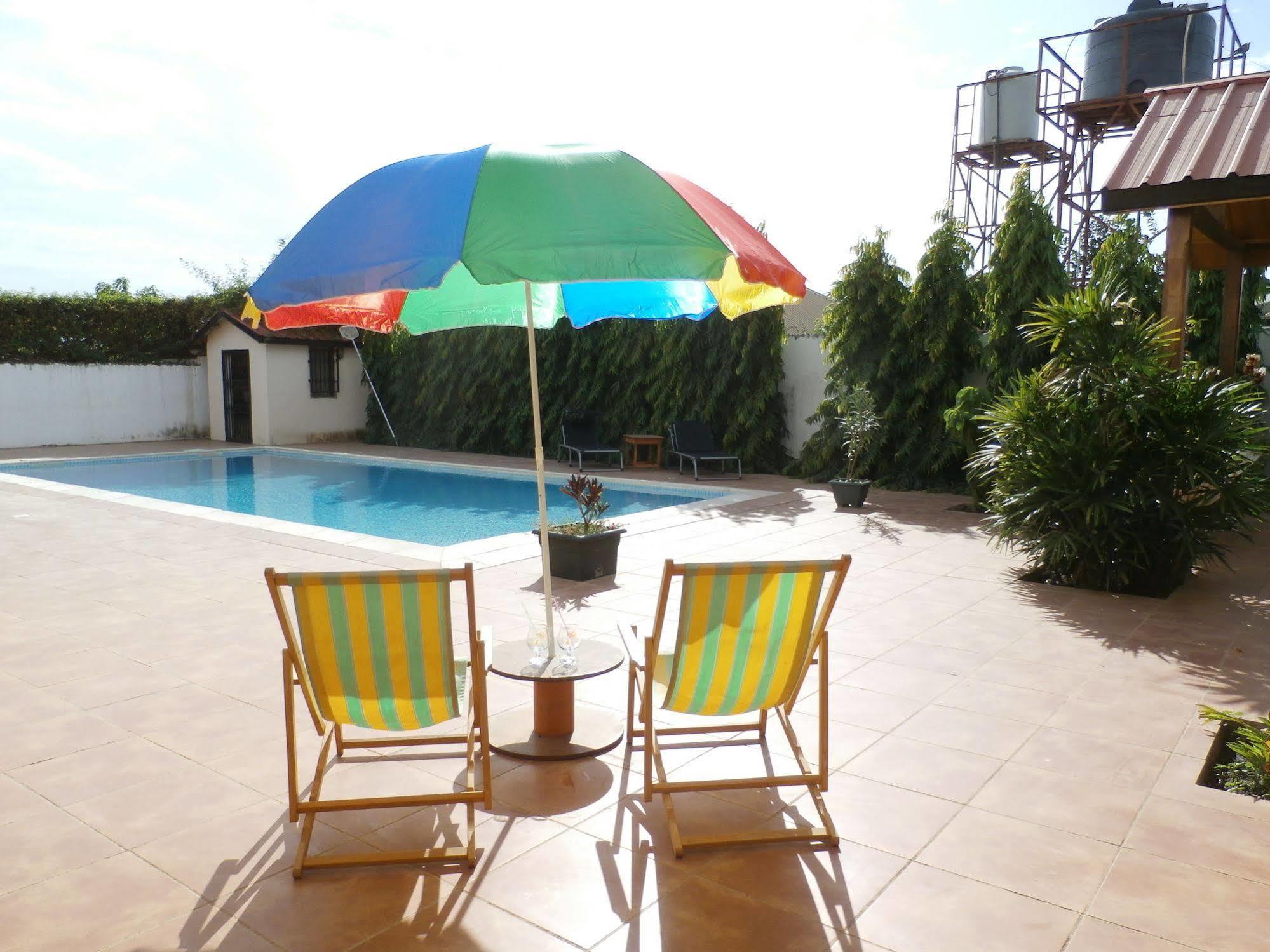 B & B Villa Calliandra Bijilo 外观 照片