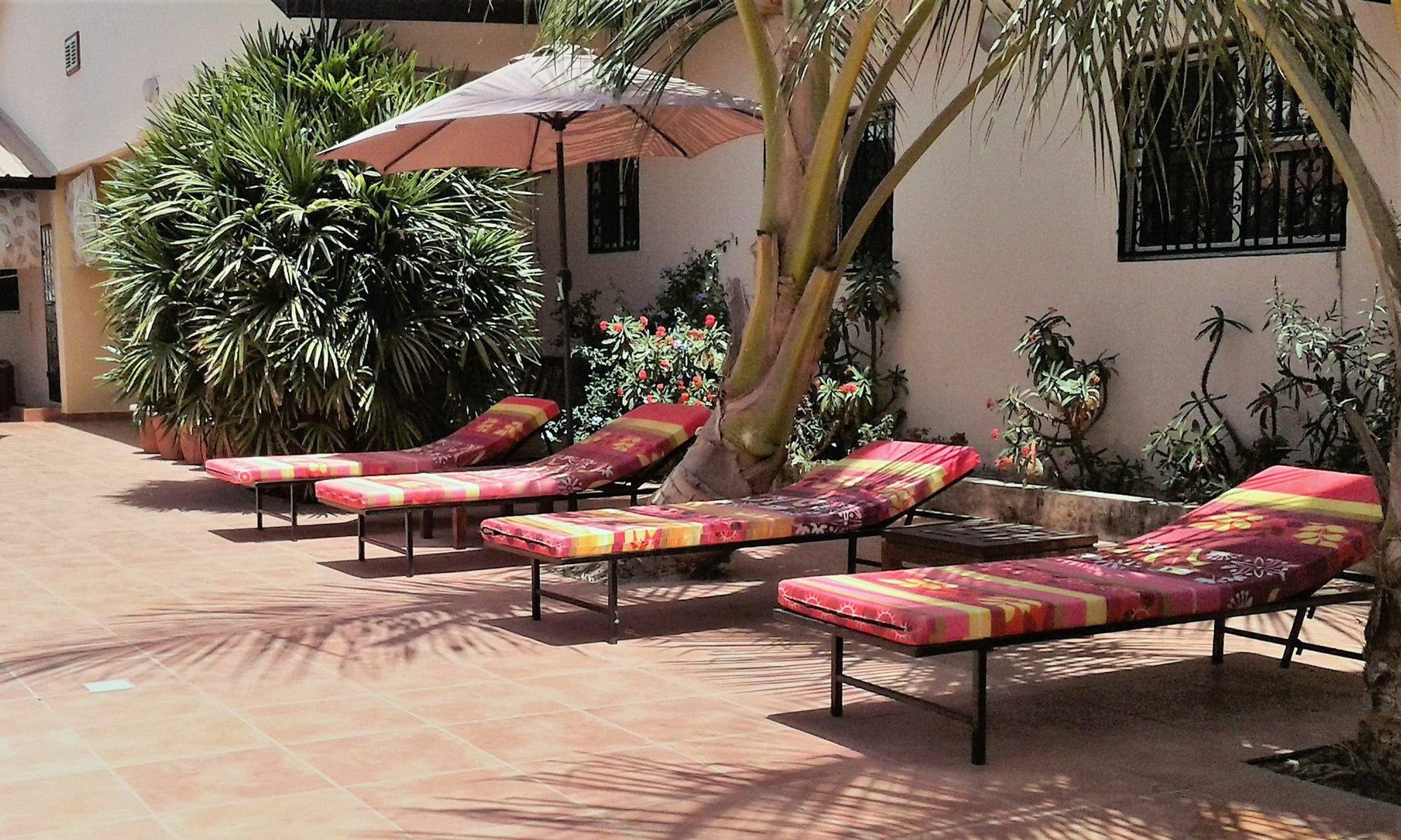 B & B Villa Calliandra Bijilo 外观 照片