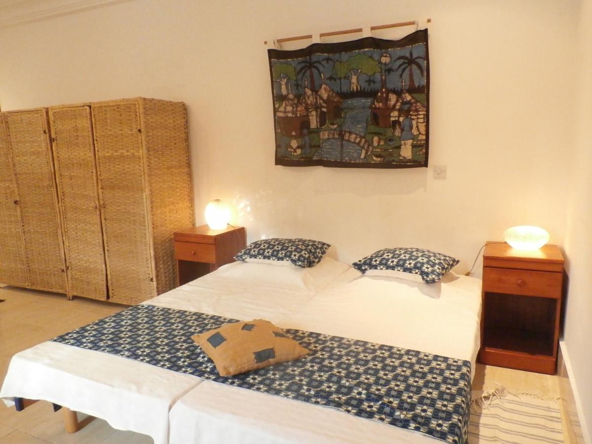 B & B Villa Calliandra Bijilo 外观 照片