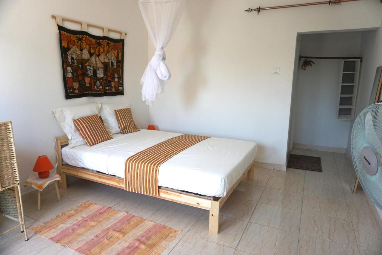 B & B Villa Calliandra Bijilo 外观 照片