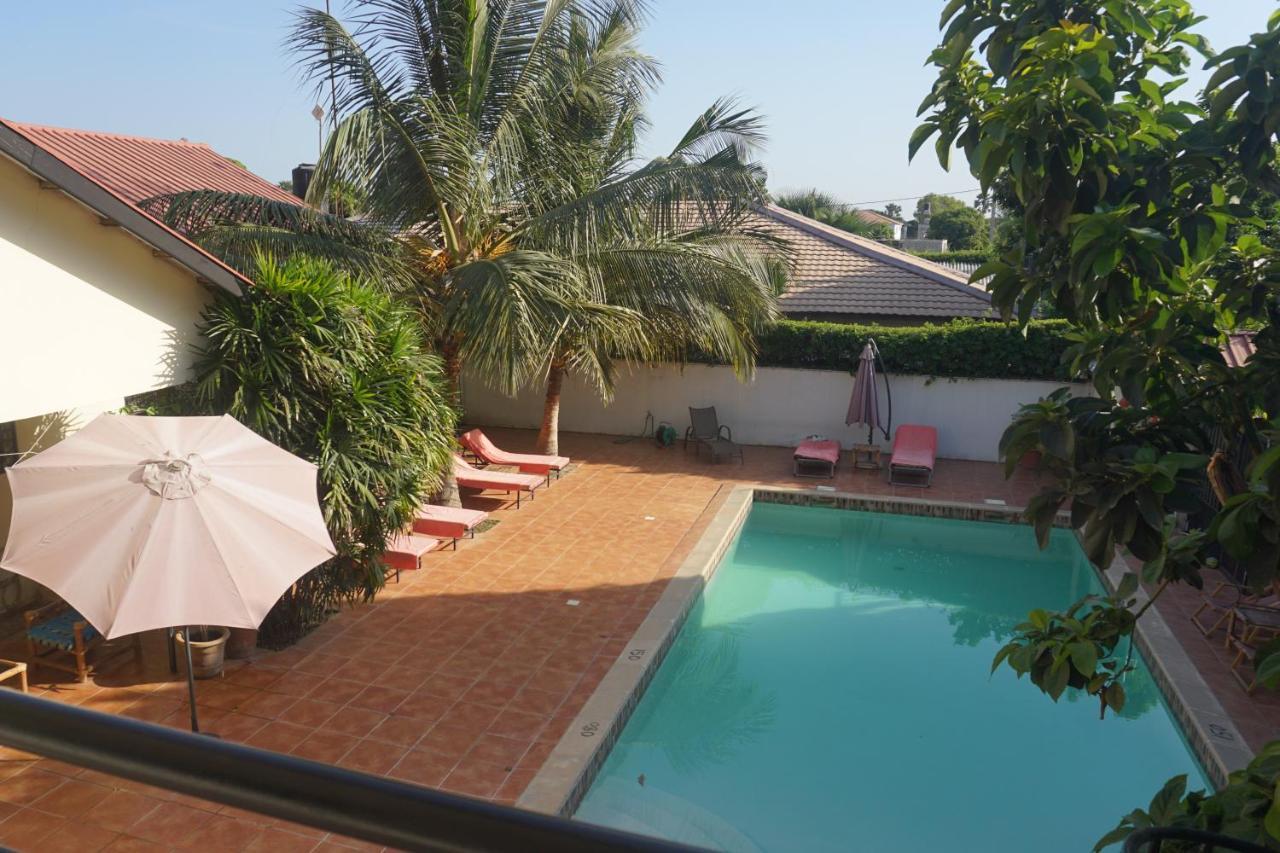 B & B Villa Calliandra Bijilo 外观 照片