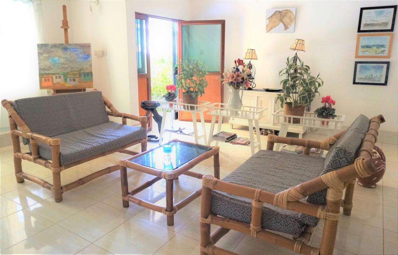 B & B Villa Calliandra Bijilo 外观 照片
