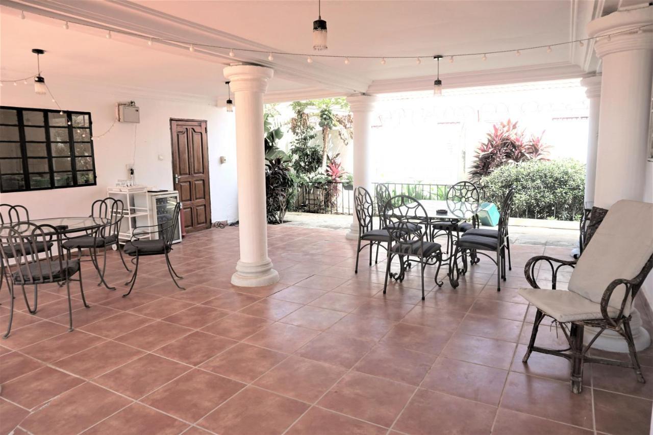 B & B Villa Calliandra Bijilo 外观 照片