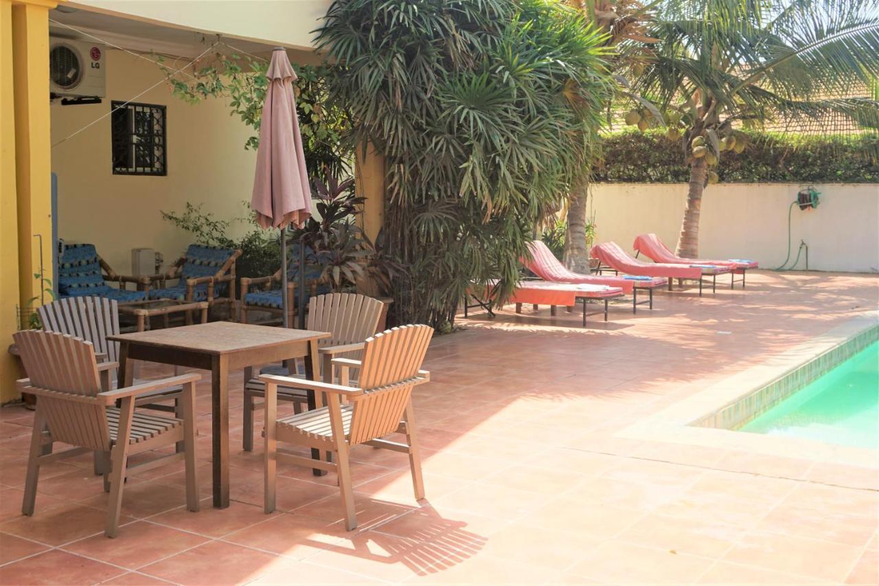 B & B Villa Calliandra Bijilo 外观 照片
