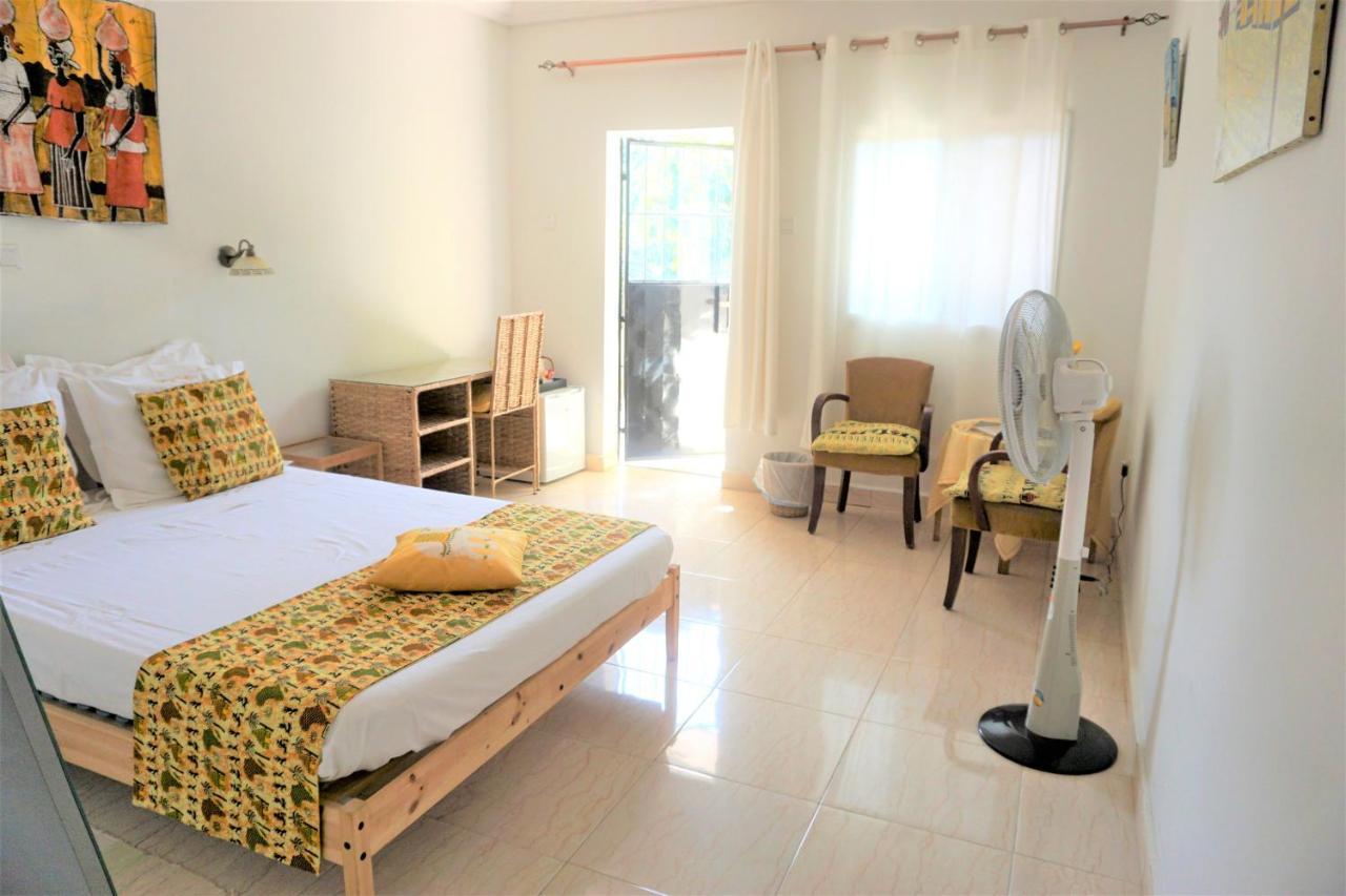 B & B Villa Calliandra Bijilo 外观 照片