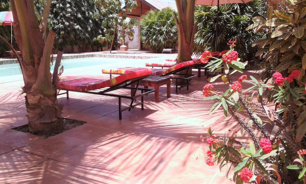 B & B Villa Calliandra Bijilo 外观 照片